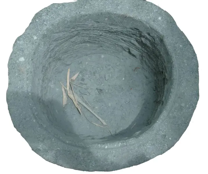 Product image 2 of the product “Ken Dedes Head with Pot, in the sizes from 60cm to 150cm, Natural finish ”